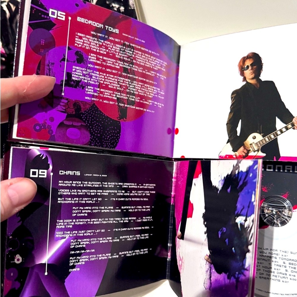 🎶✨ Duran Duran – Live from the Astronaut Tour (2004) | 2-Disc DVD + CD Set ✨🎶 - Picture 11 of 16